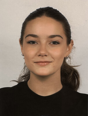 Maria zoekt een Kamer / Studio / Appartement / Huurwoning in Rotterdam