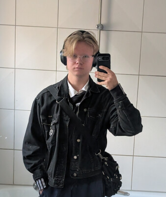 Maksym is looking for a Room / Studio / Apartment / Rental Property in Rotterdam